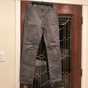 Levi’s kaki pants in perfect Gray shade